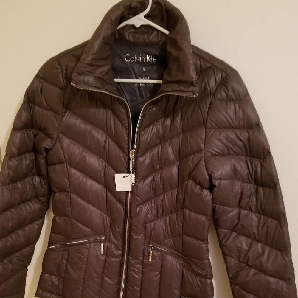 New Calvin Klein Super Warm Coat w/ roll up bag Size S. Packable Light weight